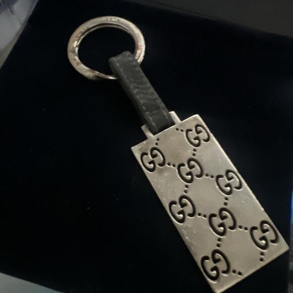 Gucci Double Sided Keychain Silver - Picture 1 of 6